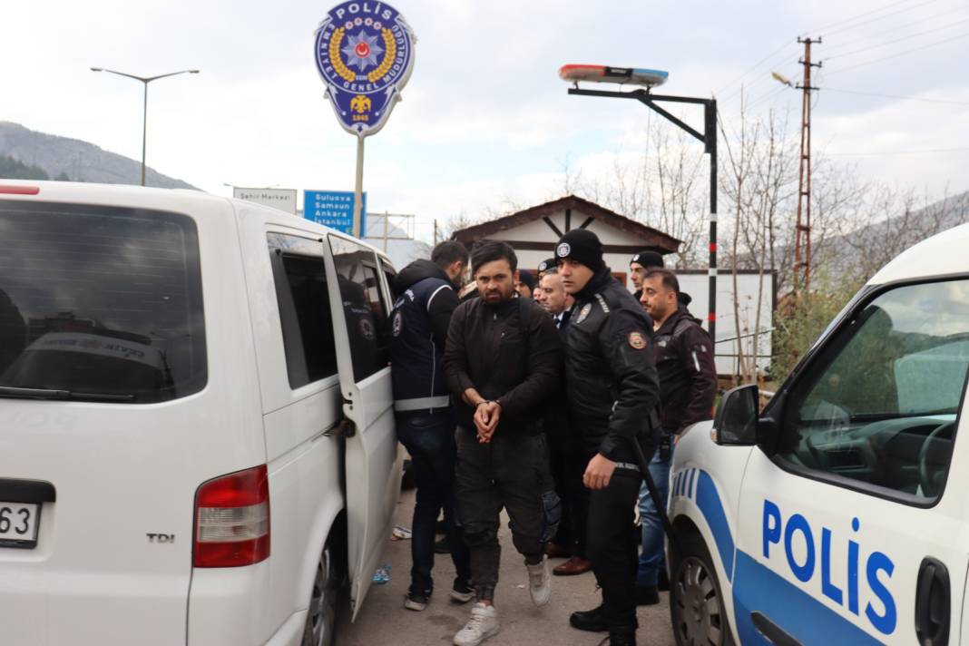 Polisi görünce kaçmaya çalıştı, sebebi yakalanınca ortaya çıktı 3